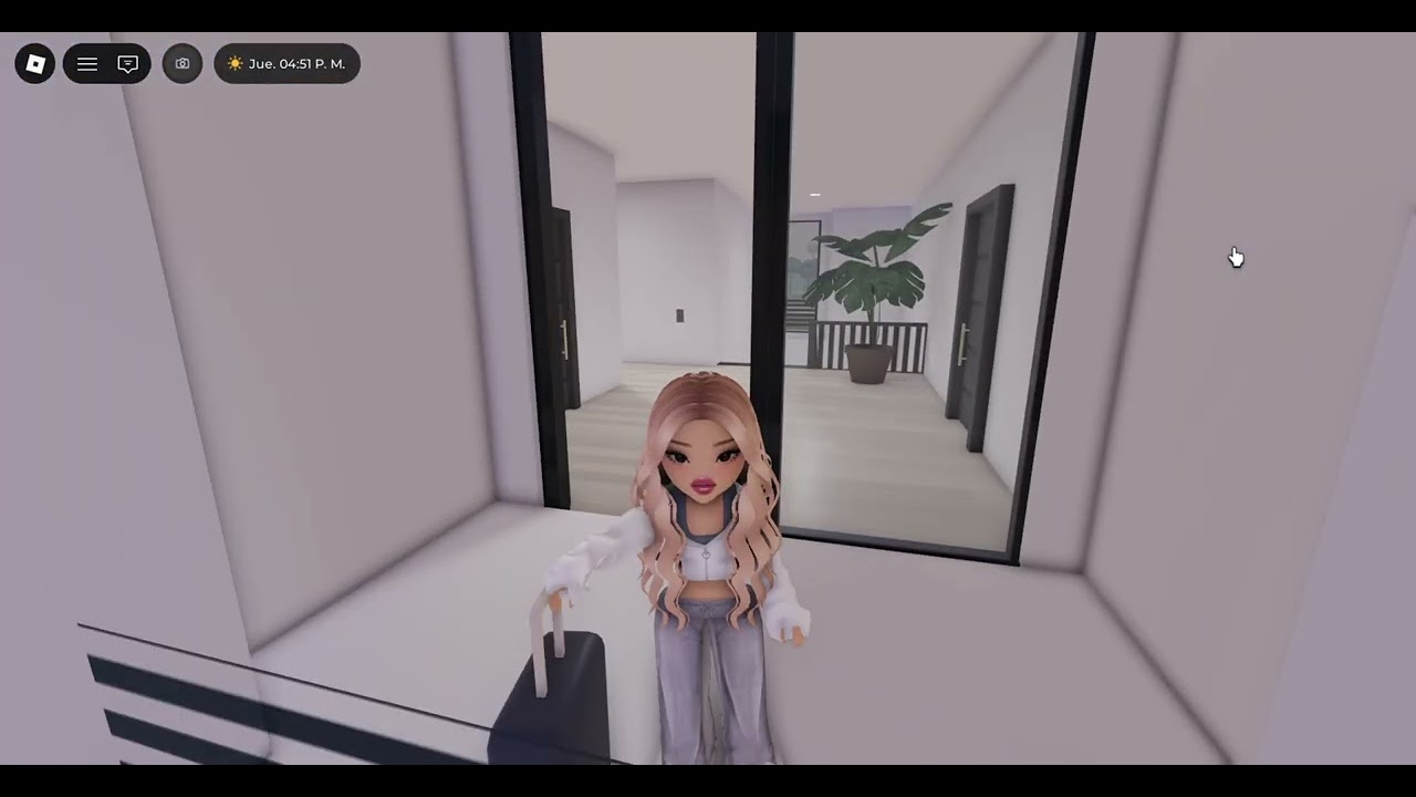 Me mude a berry avenue/ juana glow mi primer video