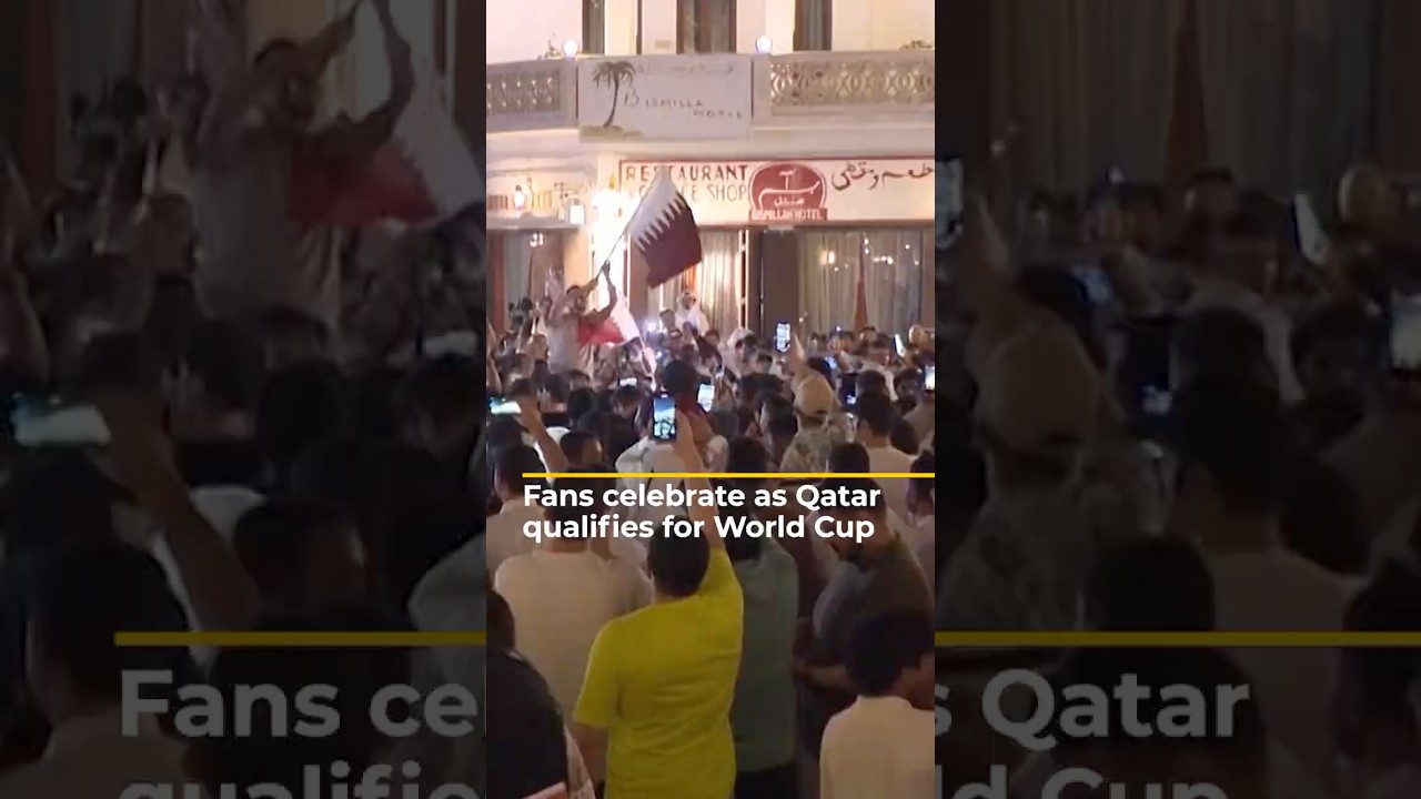 الجماهير تحتفل بتأهل قطر لكأس العالم | AJ #shorts