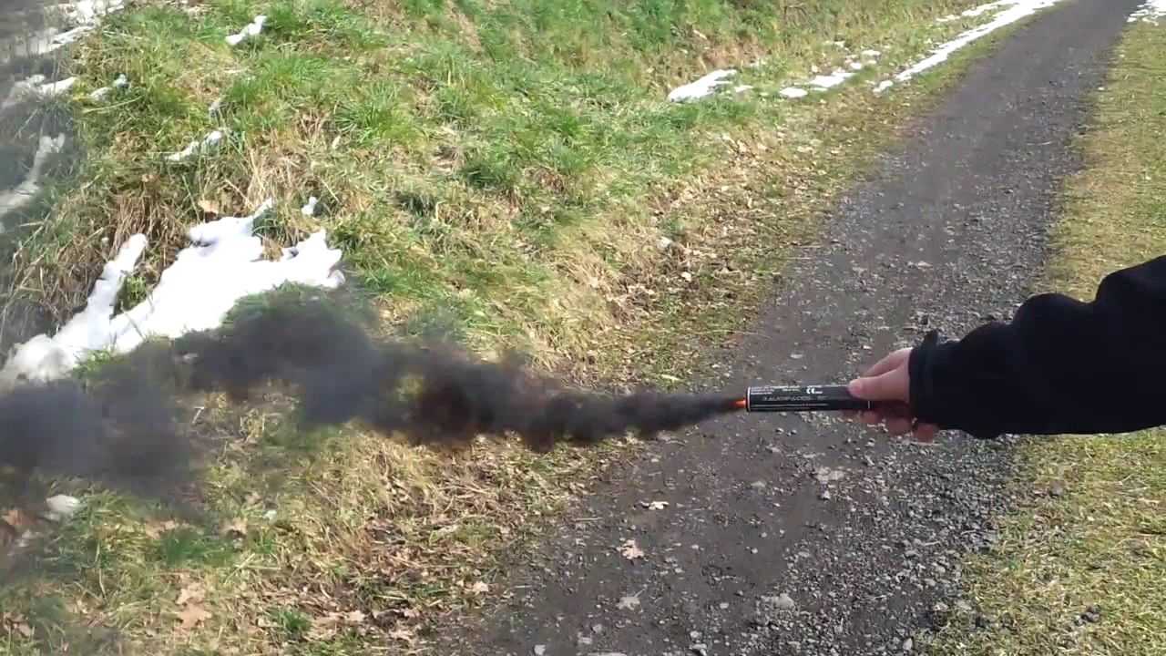 Pyro Produkttests Schwarze Rauchbombe black smoke bomb