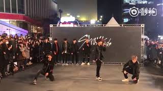 171109 3Racha - Runner's High (Stray Kids Busking @ Sinchon) Resimi