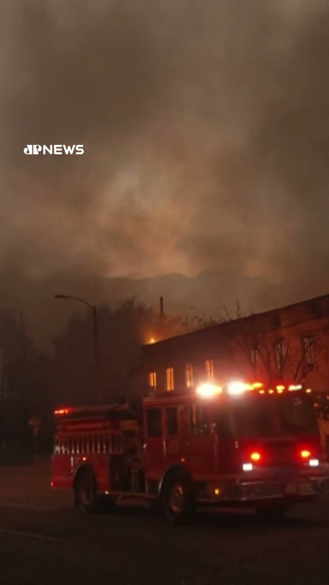 Dois mortos e vários feridos por incêndios florestais nos arredores de Los Angeles