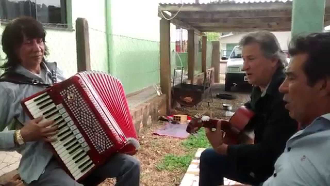 Mochila de amores, pertonico tute e tio none