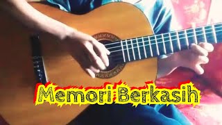 VIRAL!! ANAK DESA JAGO MAIN GITAR | Memori Berkasih - Fingerstyle Guitar Cover