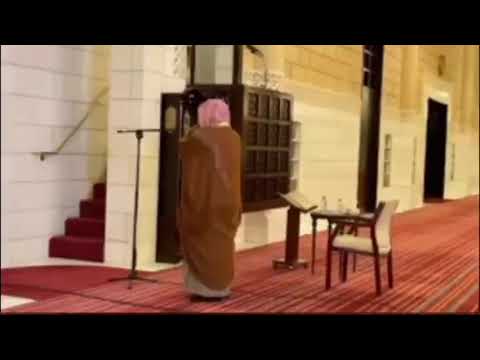 اذان الظهر من جامع الإمام تركي بن عبدالله في مدينة الرياض