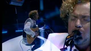 Eric Gadd - Walking on water (Live @ Nyhetsmorgon 2010 November)