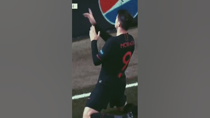 Alvaro Morata / gol attıktan sonra taraftardan özür diliyor