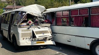 На автодороге Майкоп -Туапсе в районе села Кирпичного столкнулись два рейсовых автобуса