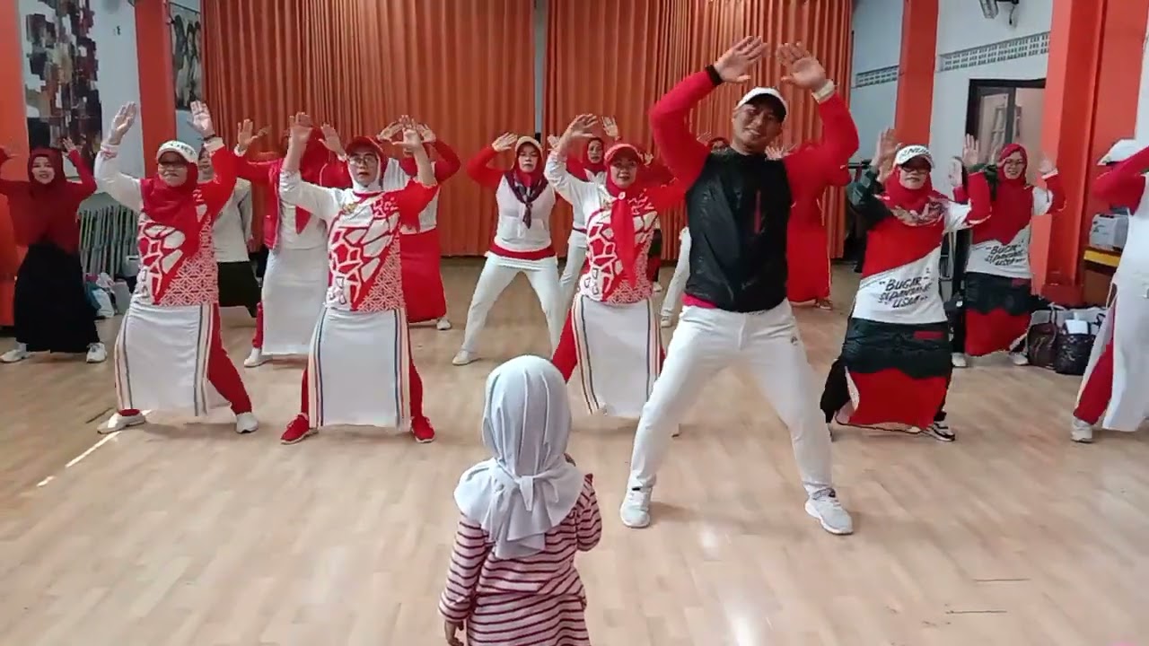 ALWAYS REMEMBER US THIS WAY reggae remix || Viral | Kreasi | Choreo by Kang Adi OKe | SNIndonesia