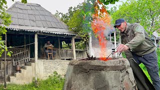 I Spent a Day in a 300-Year-Old Abandoned House!