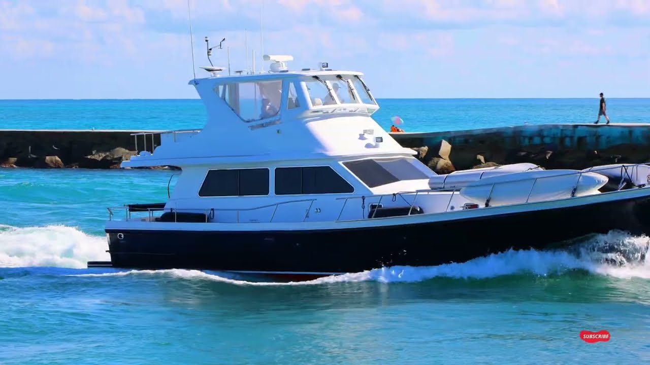 From Haulover Inlet to the Miami River 🌊🚤  This is what boating in Miami is like