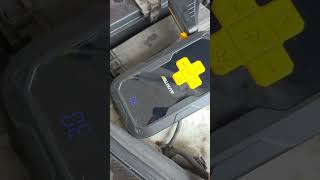 Make sure to tighten your battery terminals#carbuilds #carcommunity #carmods #carsoftiktocarbonfiber