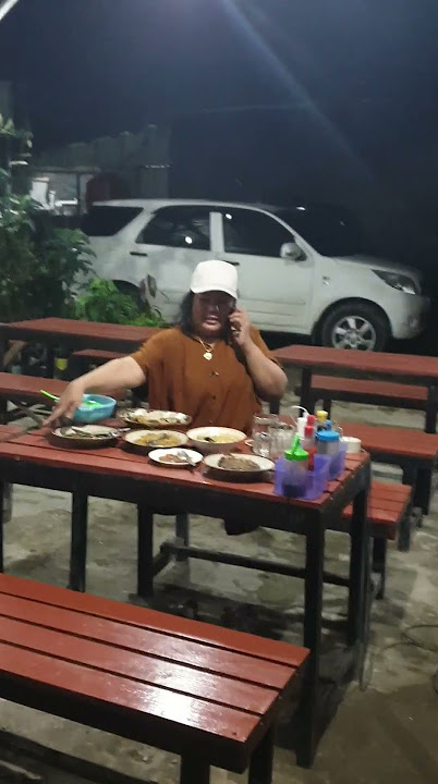 Tante nur di warung