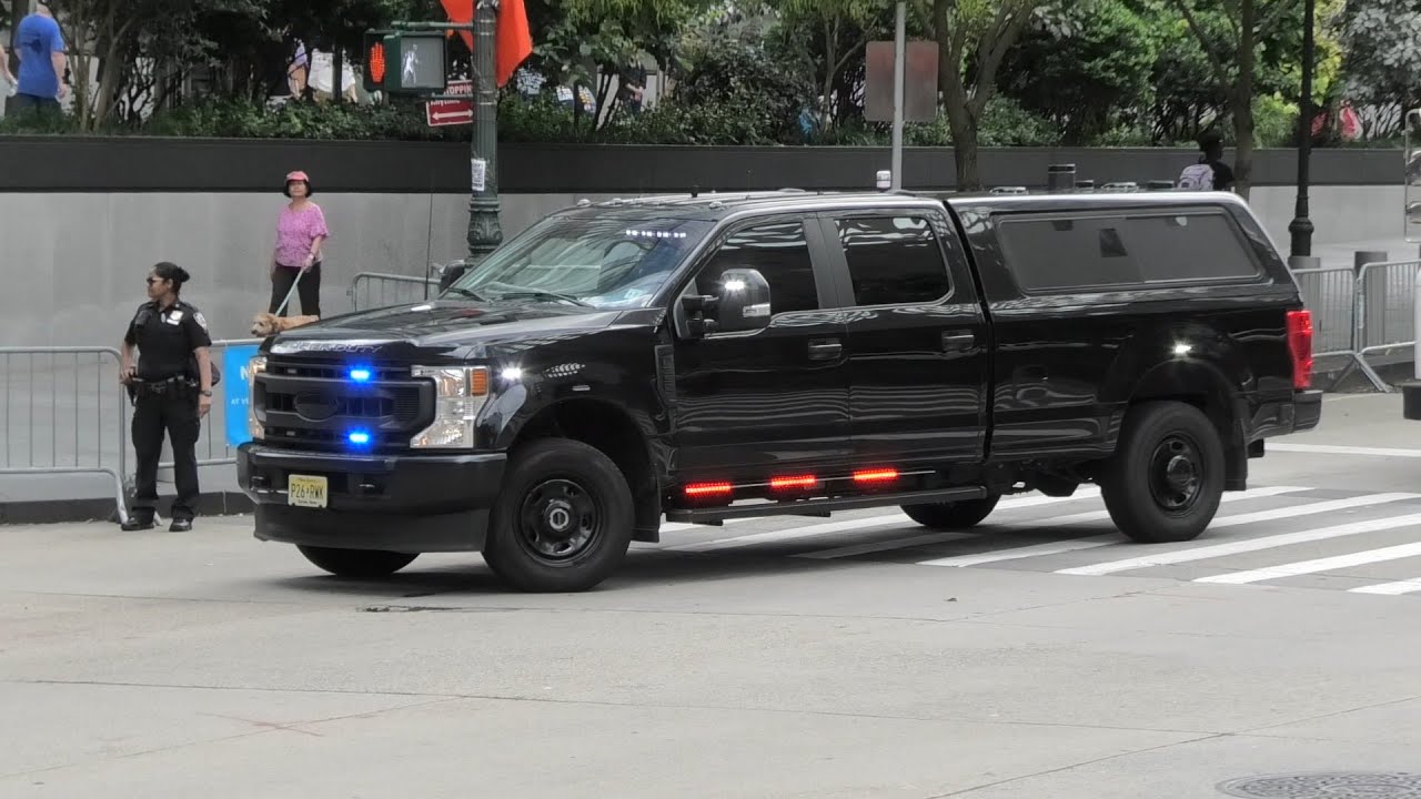 [9/11 Memorial Day New York] Unmarked Cars Driving with Lights & Sirens
