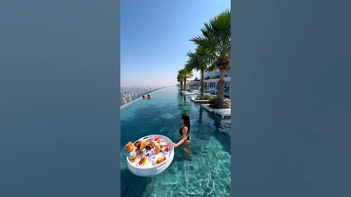 Breakfast on the 77th floor in Dubai💦 #hotel #shorts