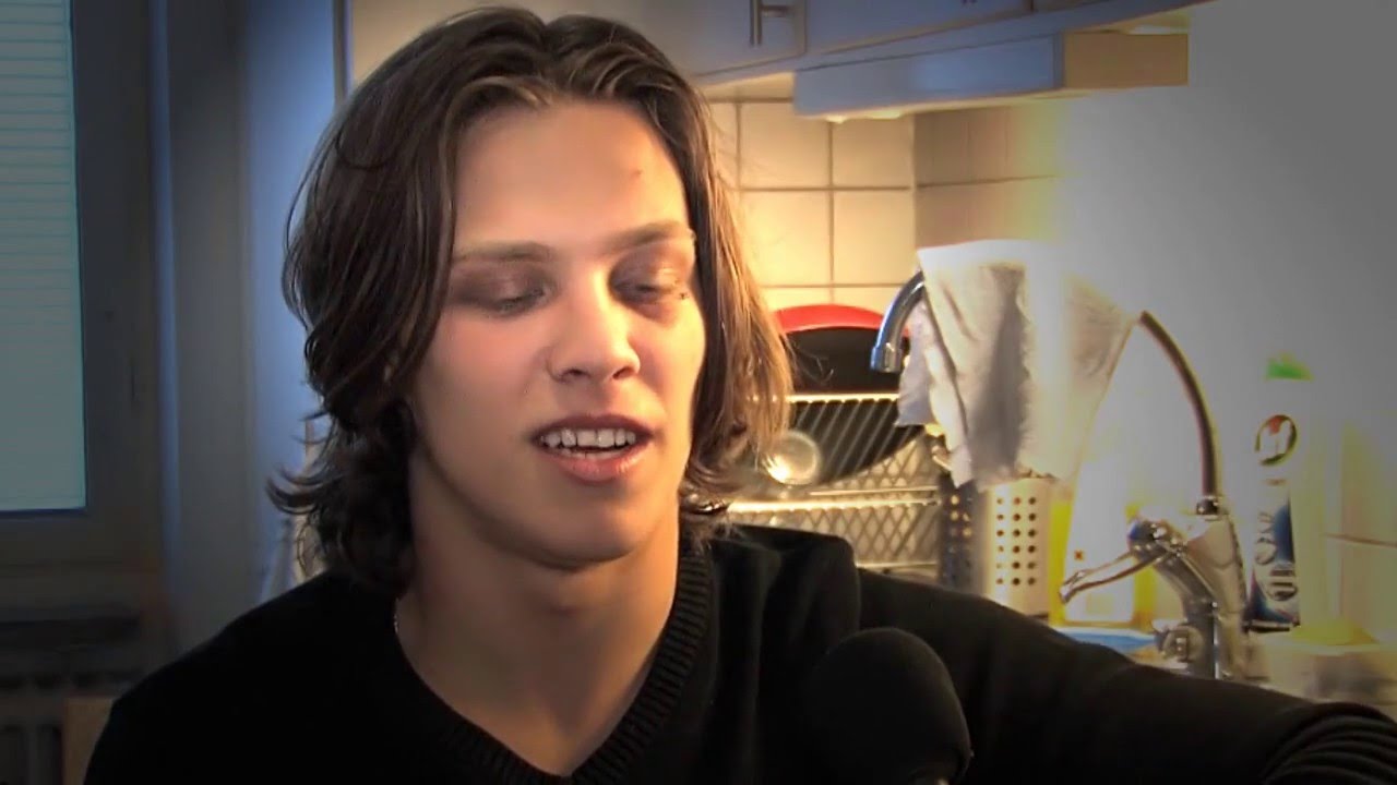 Take a virtual trip to David Pastrnak's house - Stanley Cup of Chowder