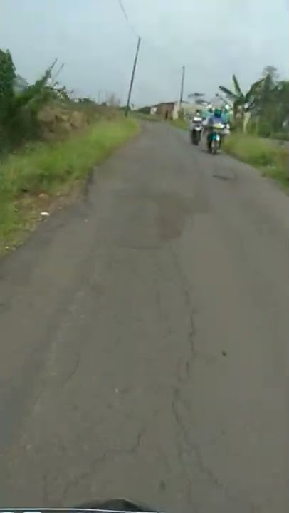 JALAN DI DESA