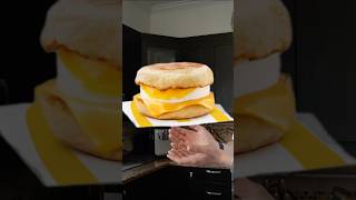 30G of PROTEIN FOR 1$ McMuffin #food #fastfood #mcdonalds