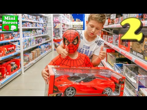 Человек Паук в Магазине Детских игрушек выбирает самые Крутые игрушки ( Франция Лилле ) 2 я часть