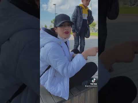 Bilmem Kime Bakar Gozlerin مترجمة Mp3 Mp4 Indir Dur
