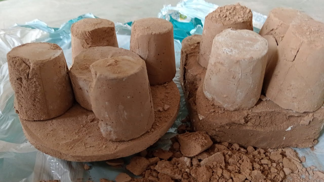 Red mud dry  crumbling #plz subscribe for more videos 🥰
