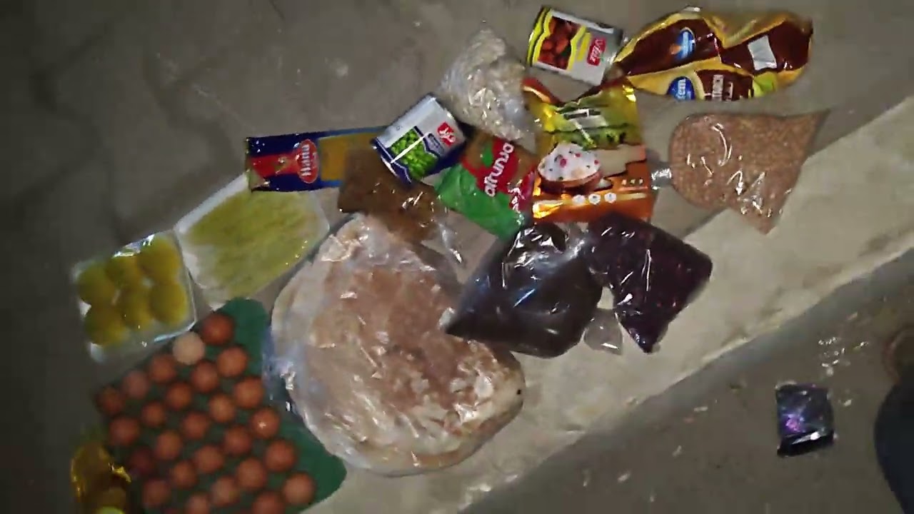 رقم العائلة الفقيرة 3412/ توزيع المواد الغذائية الجافة والكبة و البورك والخبز والبيض والمنظفات