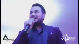 Wadih el Cheikh live on sweid - وديع الشيخ يعلن عن قصة السوشي  على المسرح في حفلته بالسويد