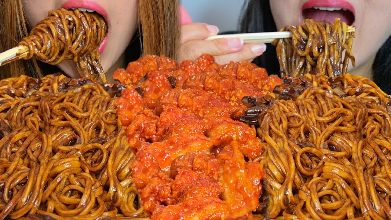 ASMR BLACK BEAN NOODLES & SPICY KOREAN FRIED CHICKEN 먹방 짜장면 jajangmyeon Jjajangmyeon 먹방 YouTube