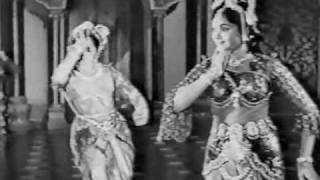 Aaja To Aaja (Padmini vs. Vyjayanthimala)