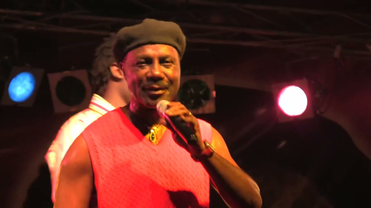Gyedu-Blay Ambolley (live Osu 3)