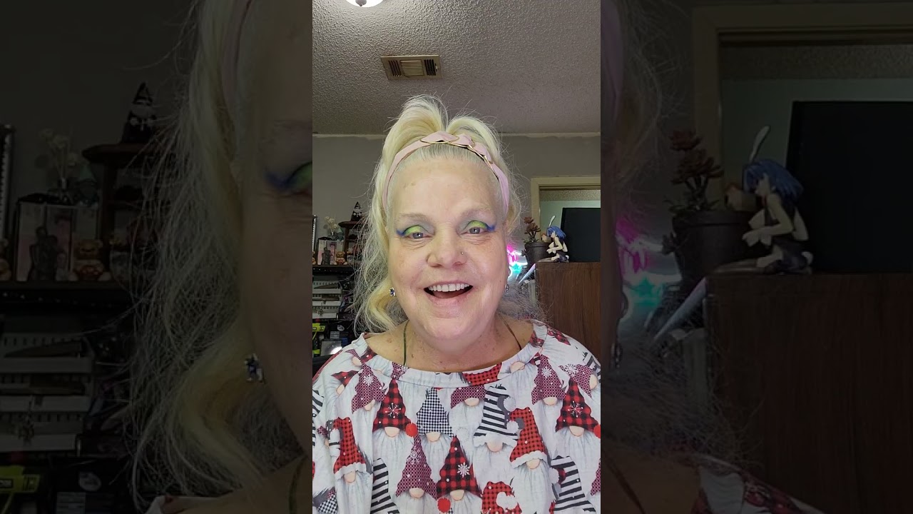 Tanya's choice, green, purple and Gray. Do my makeup with me.