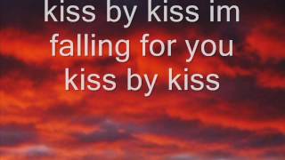 brett young kiss by kiss lyrics