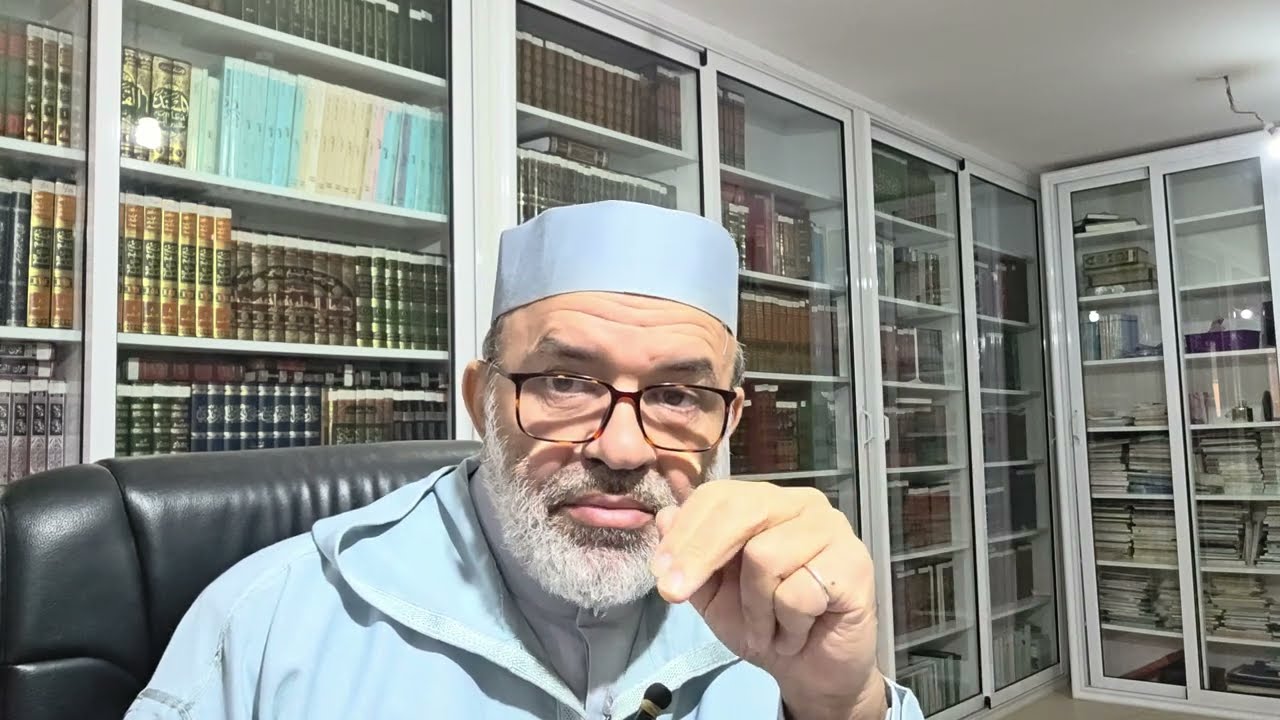 الأولى ترك الجمع بين المغرب والعشاء للمطر في المدن الحضارية اليوم أخذا بالقول بأنه رخصة فقط وليس سنة