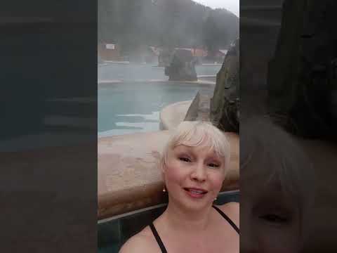 Природный источник с минеральной водой. Штат Монтана.