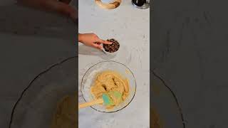Tiny hands, tasty cookies 🍪 #cookies #homemade #baking #recipe #chocolate #dontflop 