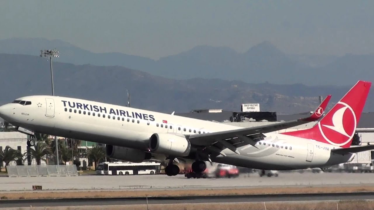 Incredible Tail Strike and Go Around Turkish Boeing 737-900 TC-JYA at Malaga AGP
