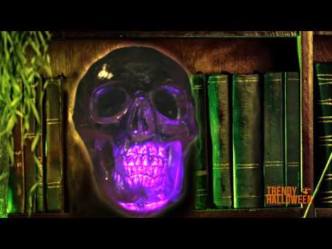 Crystal Skull 7in via Trendy Halloween