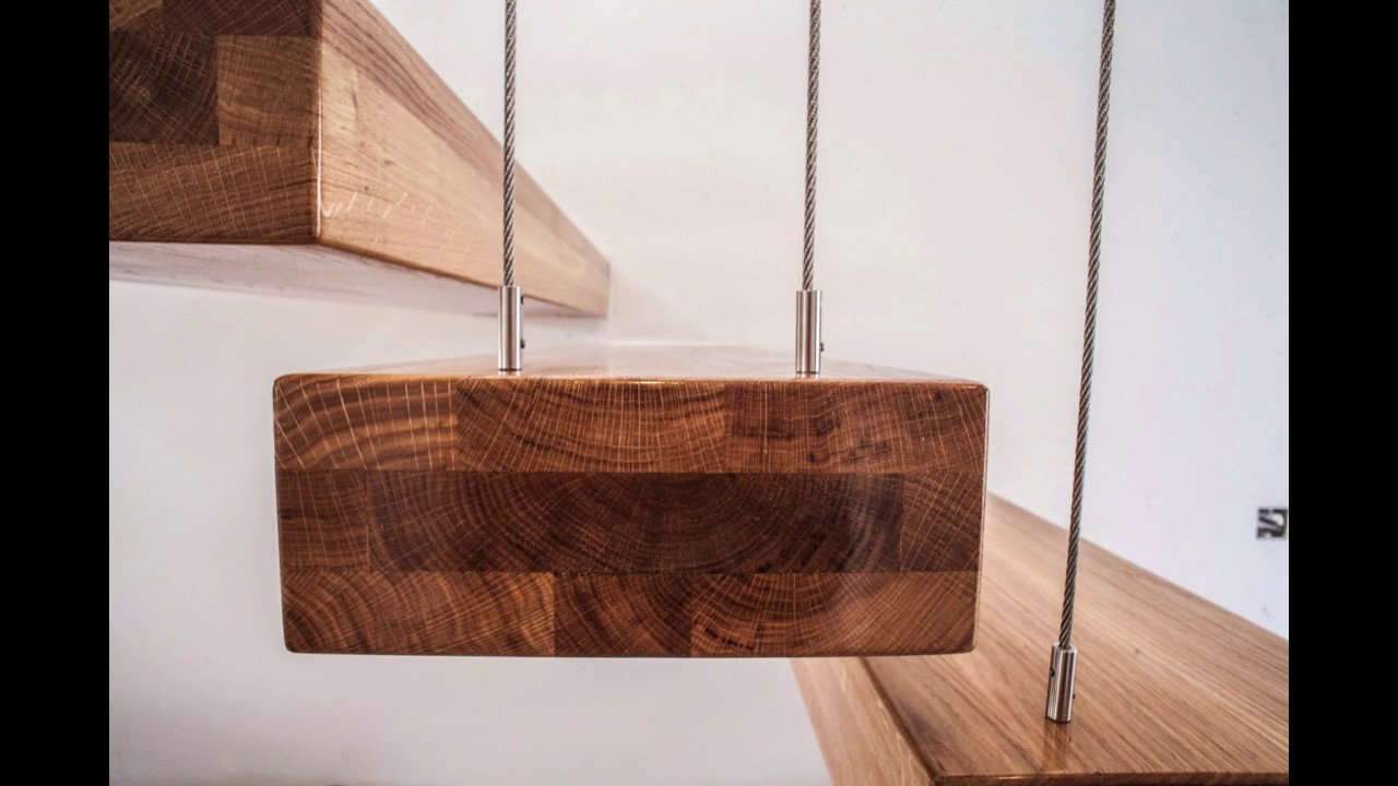 Kragarmtreppe mit Ganzglasgeländer