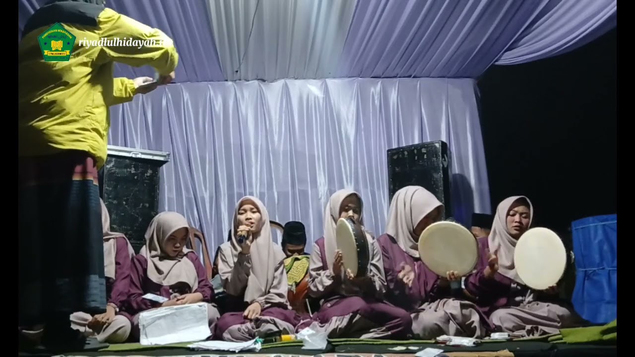 AHMAD YA HABIBI - ANNABI SHOLLU ALAIH//Versi Hadroh Madrasah Riyadlul Hidayah