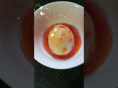 満足感のある卵🥚 vs チリソース😋このおいしい味を試してみてください😋#asmr #動画 #バイラル #ショート #vlog #チャンネル登録