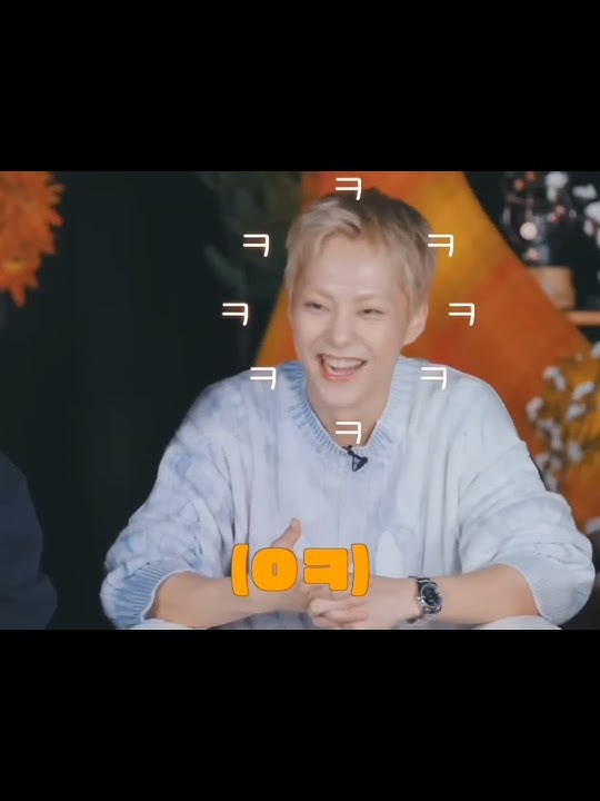 The way Kyungsoo listens to whatever the hell jongin asks him to do😭😅 #Kaisoo #Kai #DO #Jongin #EXO