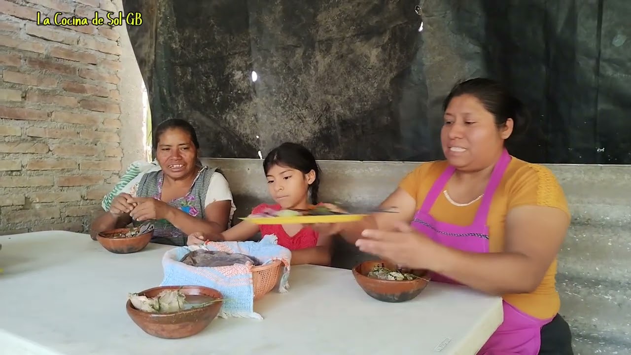 En familia disfrutamos de un rico caldo de gallina de rancho 😋👌