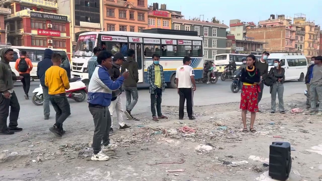 “येशू द्वारा मात्रै स्वर्ग जानु  सम्भव छ”काठमाण्डौ सडकमा प्रचार गर्दै दानियल राई।