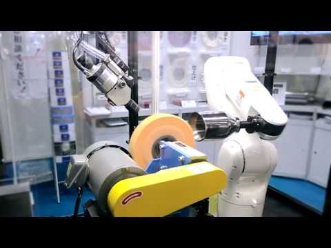 産業用ロボットによるバフ研磨システム