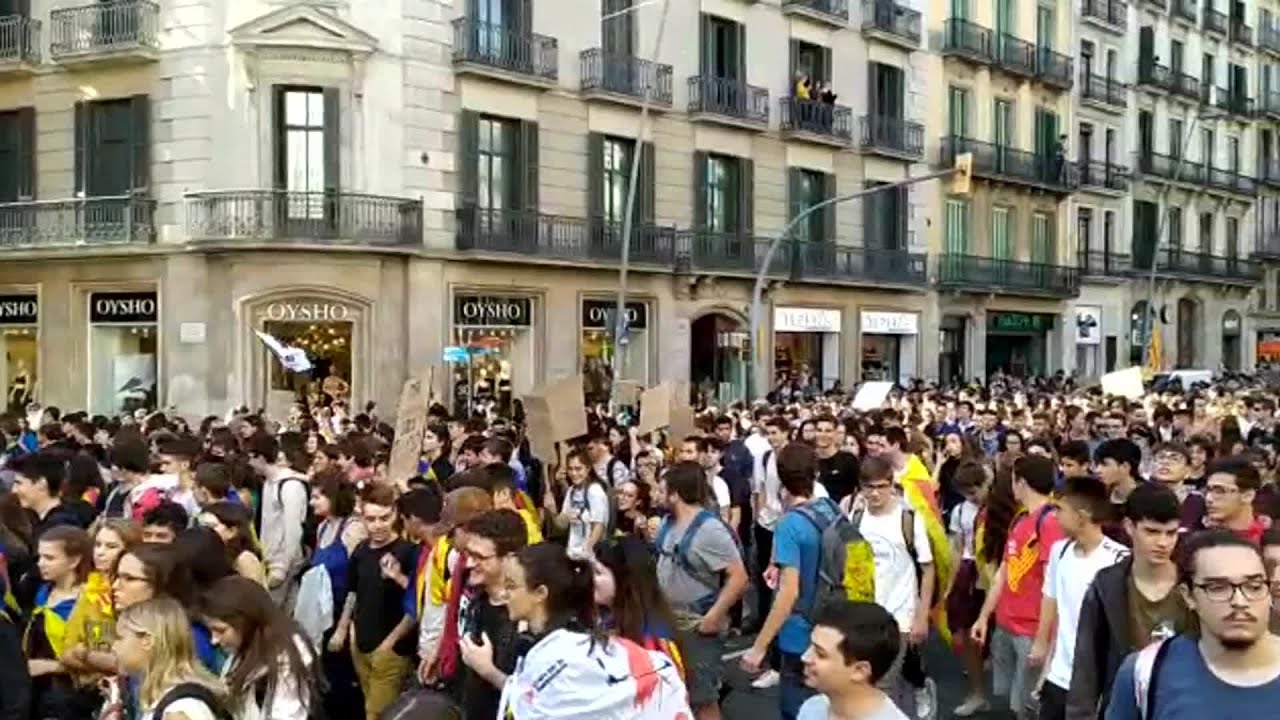 Miles de estudiantes se manifiestan en Barcelona contra la sentencia ...