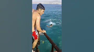 السباحة في العقبة 