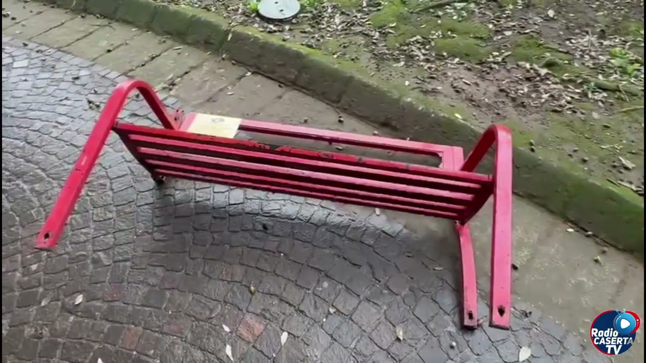 REVEALS THE RED BENCH IN CASERTA, SYMBOL OF THE FIGHT AGAINST