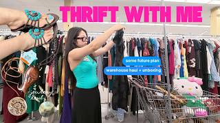 I almost left then I found a HUGE hello kitty🤭 thrift w me, warehouse haul, unboxing, biz updates🐚