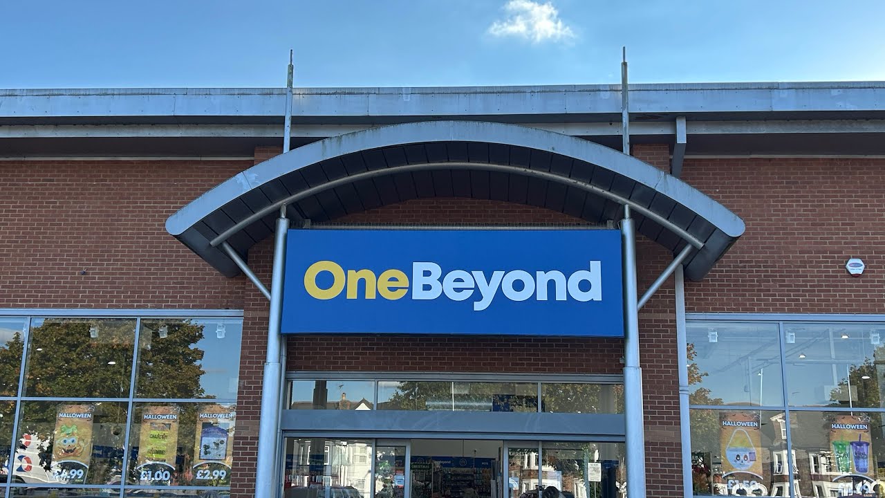 大家一齊去shopping @ 英國日本城 one beyond - YouTube