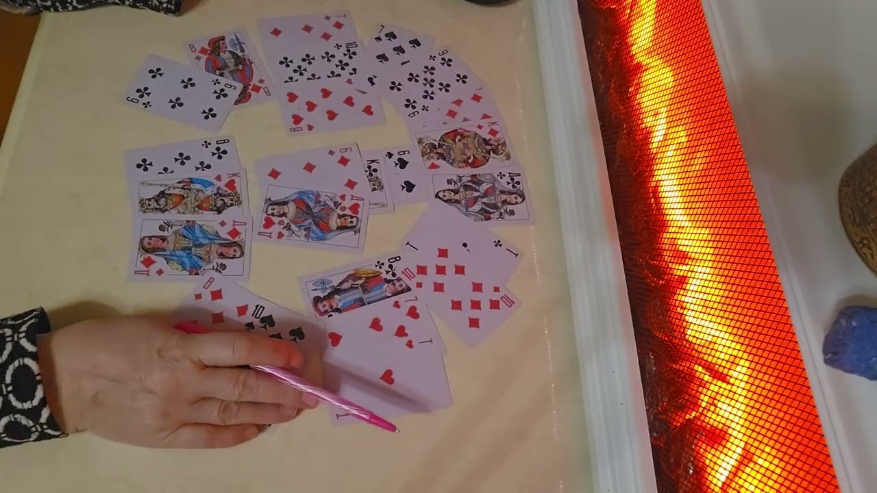 Цыганский расклад на крестового короля 👑 👑 👑 #tarot #гаданиенапару 