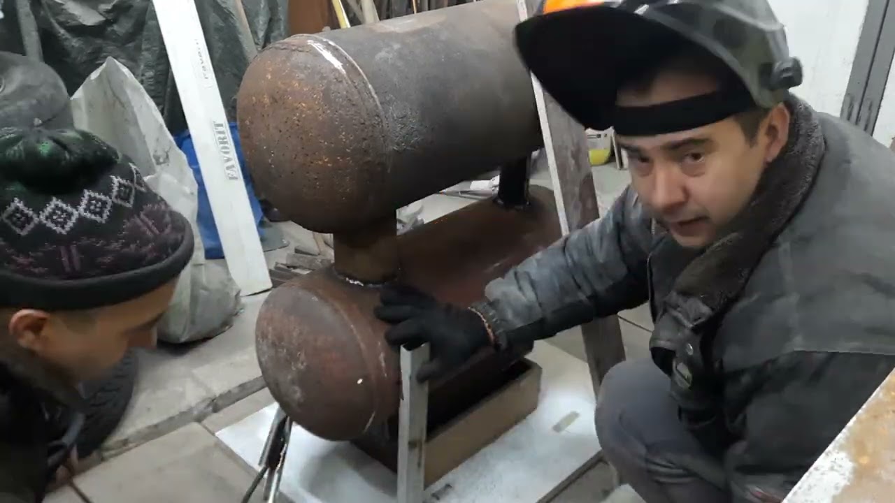 Печь-буржуйка из газовых баллонов! Furnace of a bourgeoish of gas cylinders!